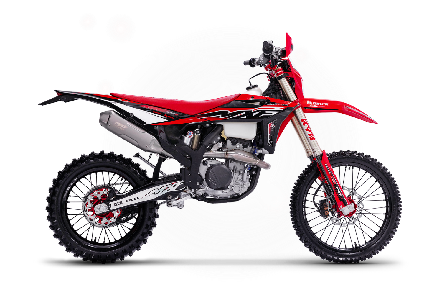 Moto de competição MXF 250 RXI-R vermelha em ângulo de ação para vendas na Burt Motos Campinas.
